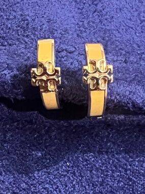 Tory Burch Icon Enamel Huggie Earrings